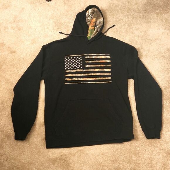Buck Wear Realtree Black Pullover Hoodie w/ Camo American Flag Image Size L - Picture 1 of 8